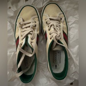 Gucci canvas tennis shoes size 8